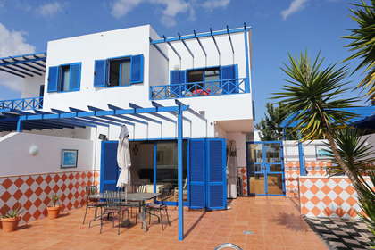 Duplex/todelt hus til salg i Playa Blanca, Yaiza, Lanzarote. 